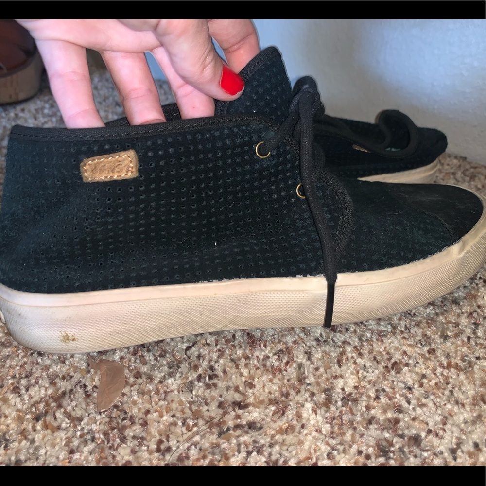 Mesh vans